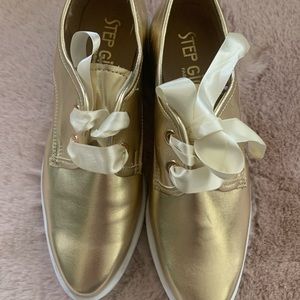 Gorgeous gold shoes